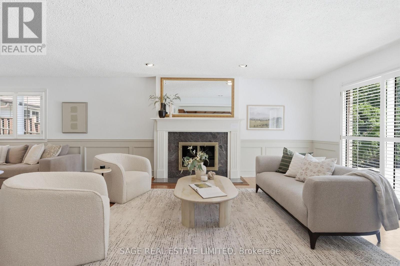 172 BURNHAMTHORPE ROAD - 16