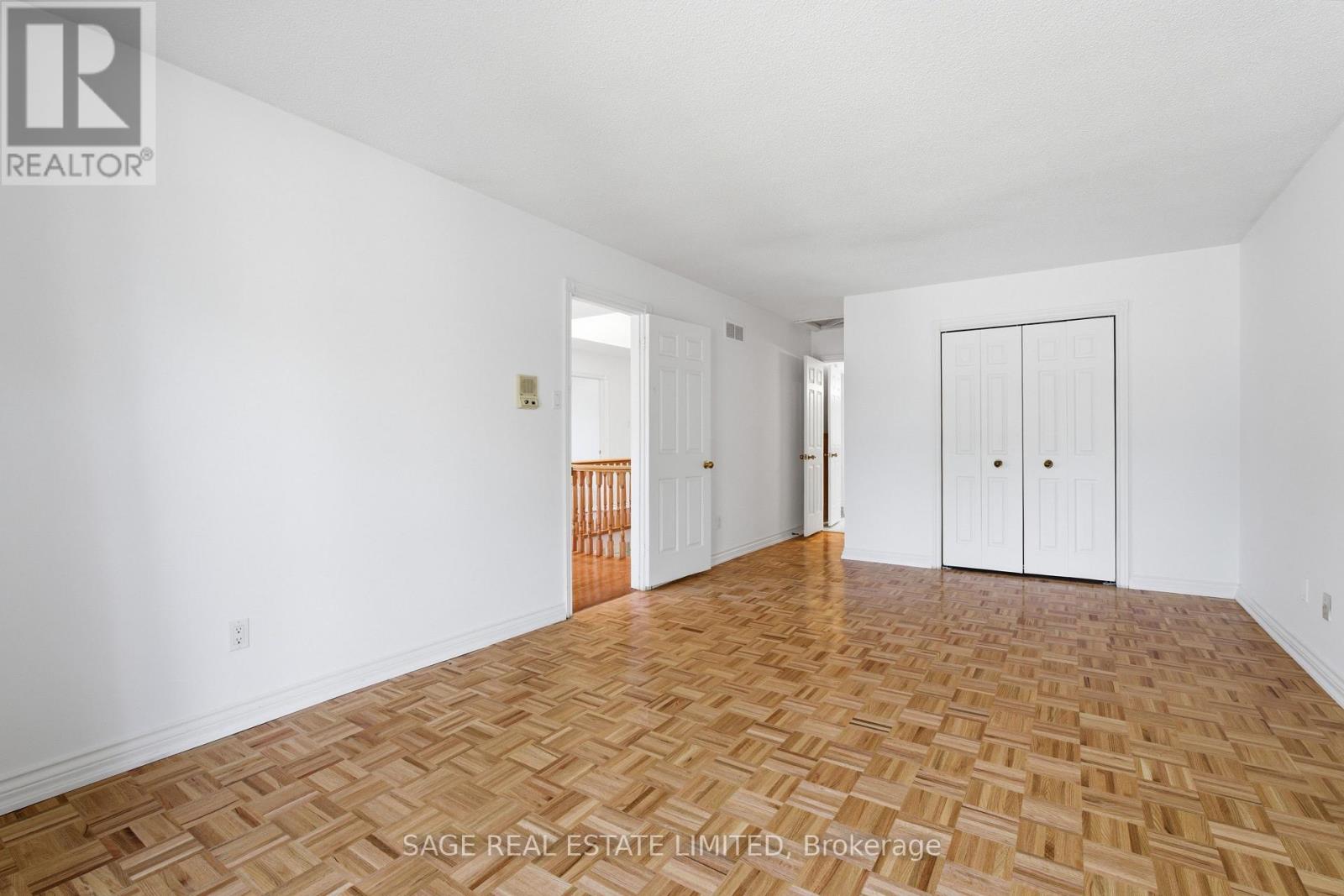 172 BURNHAMTHORPE ROAD - 38