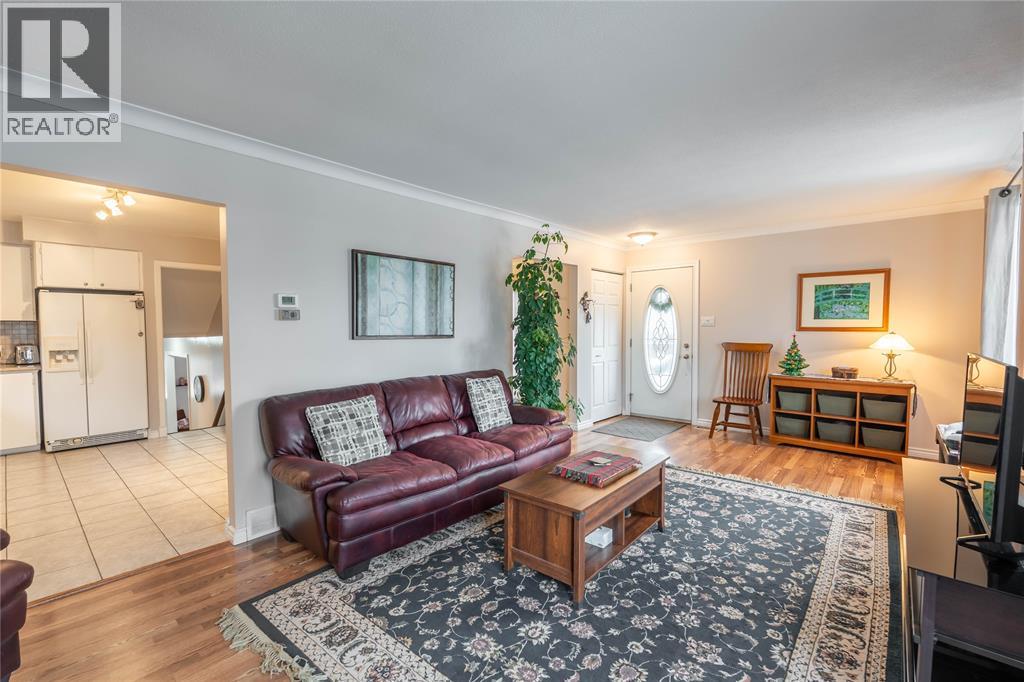 1170 CATHCART BOULEVARD - 6