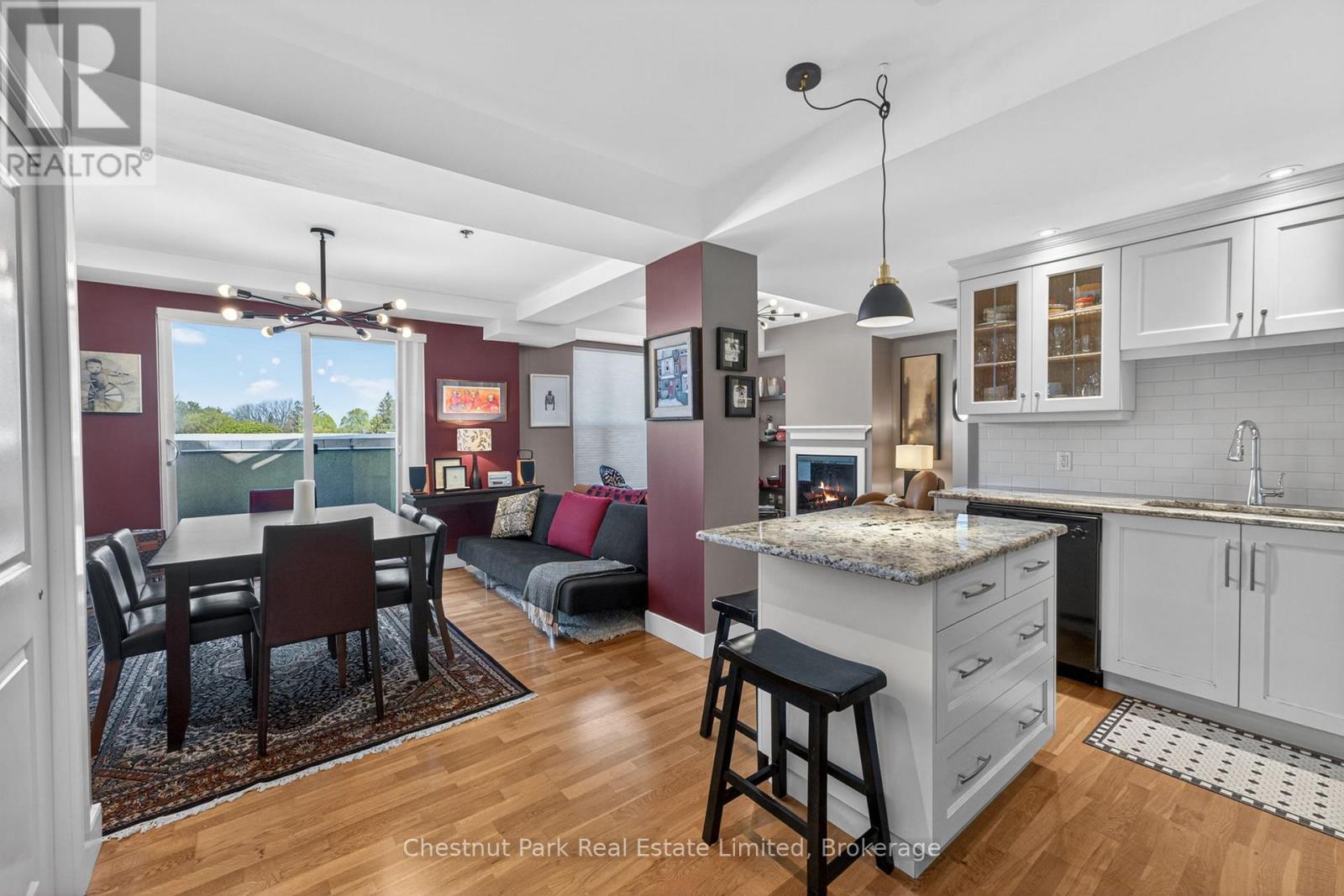 #404 280 MAIN STREET - 7
