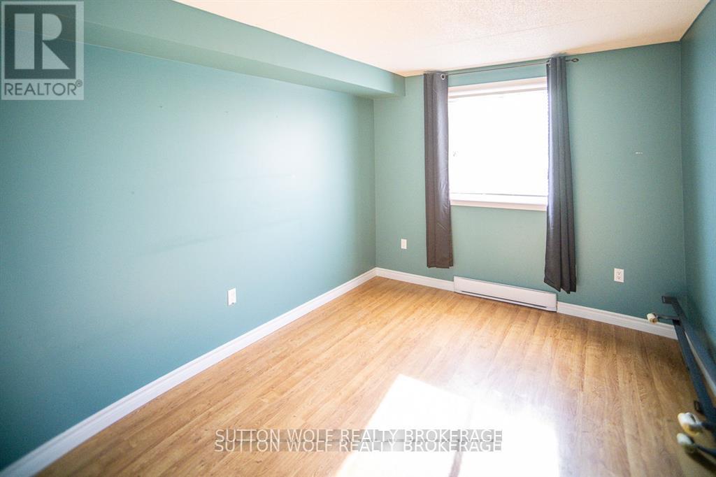 #207 31 VICTORIA STREET - 12