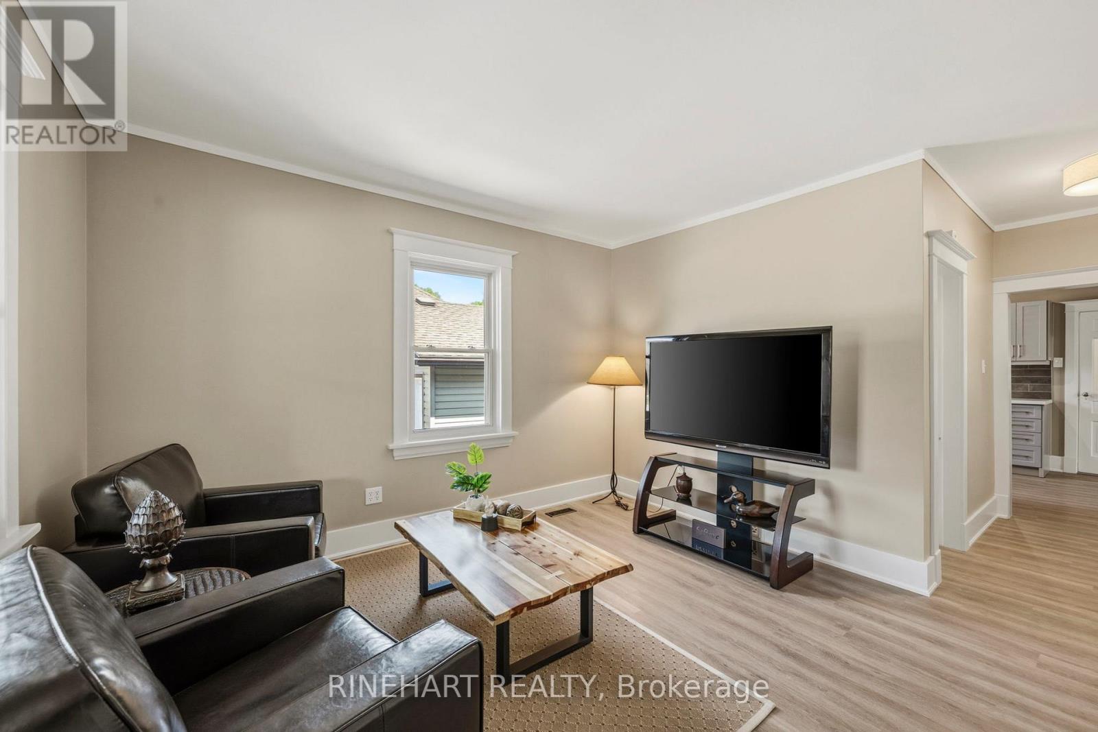 352 EDMONTON STREET - 9