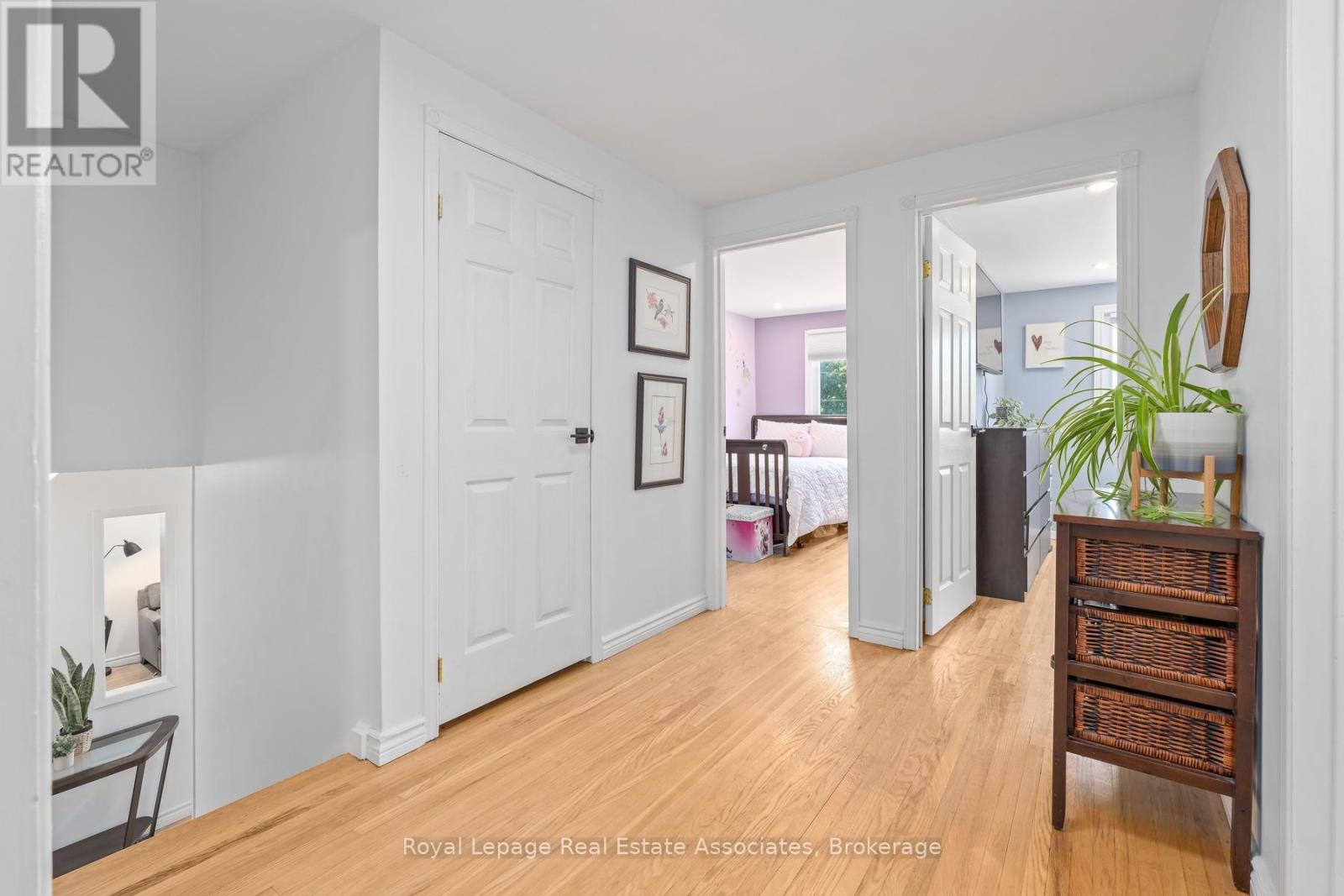 26 MARILYN CRESCENT - 17