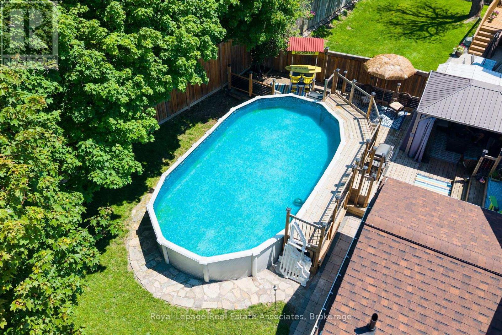 26 MARILYN CRESCENT - 37