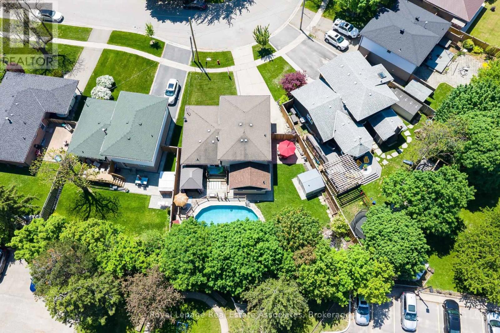 26 MARILYN CRESCENT - 45