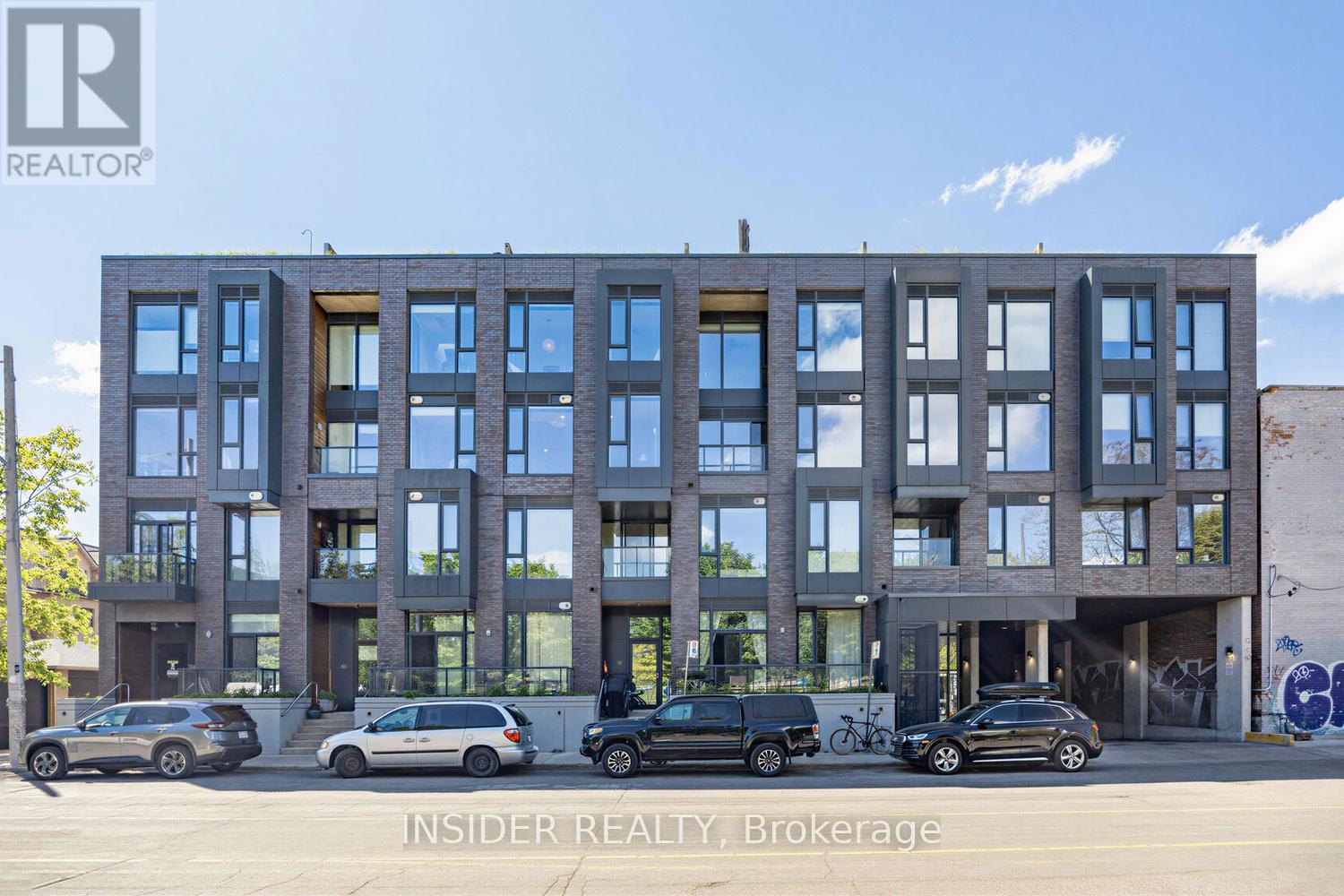 Listing photo of 303 - 35 WABASH AVENUE