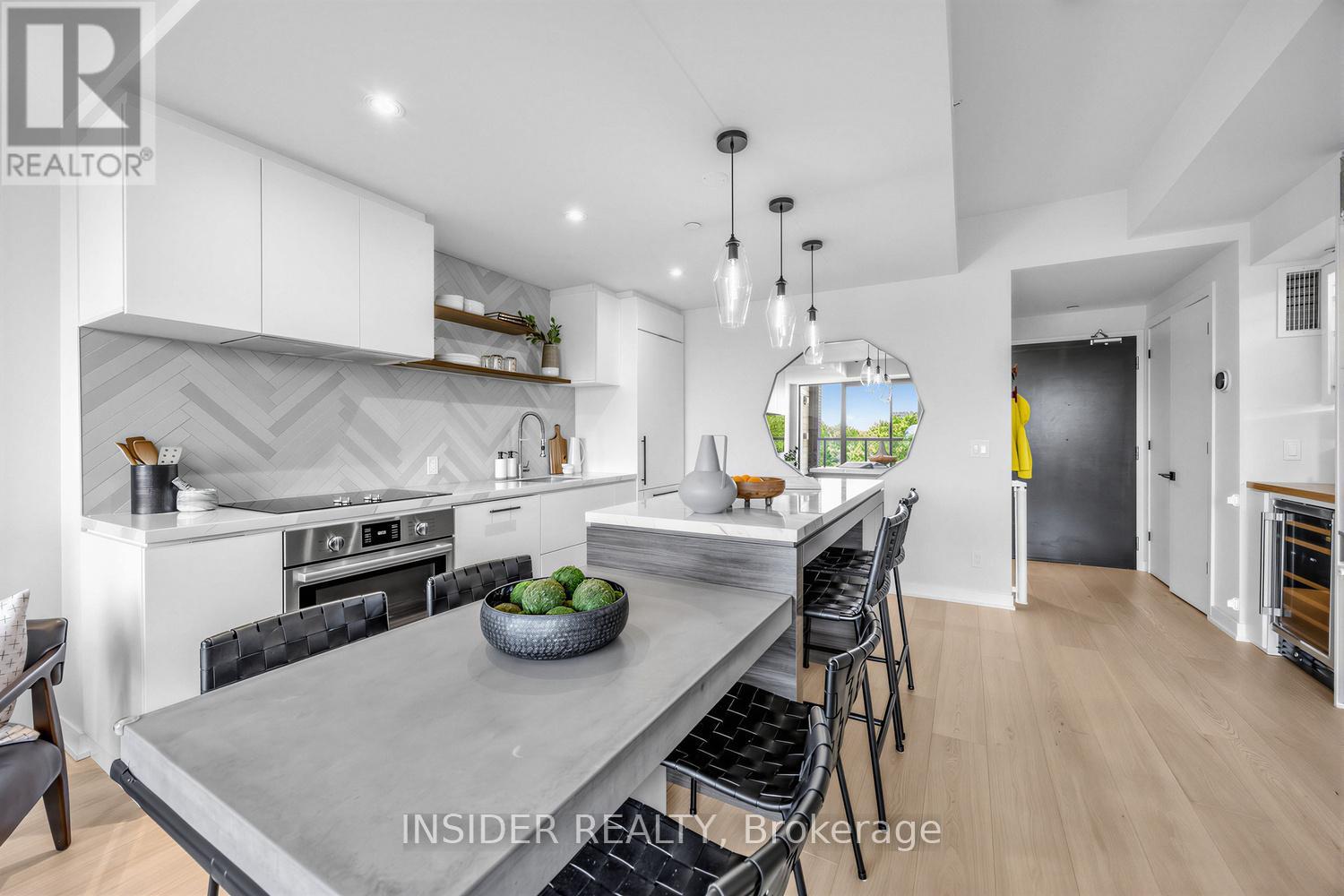 #303 35 WABASH AVENUE - 12