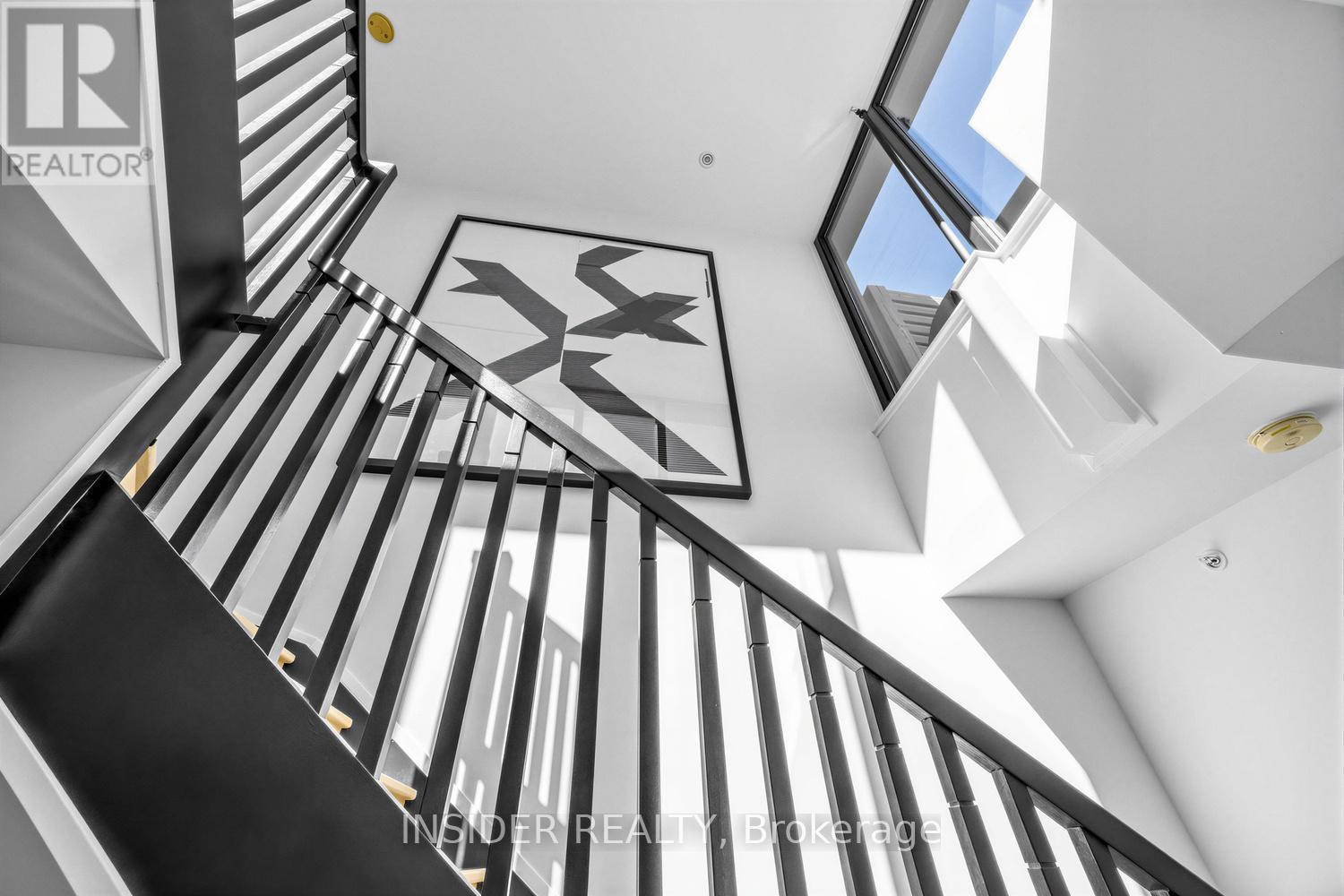#303 35 WABASH AVENUE - 22