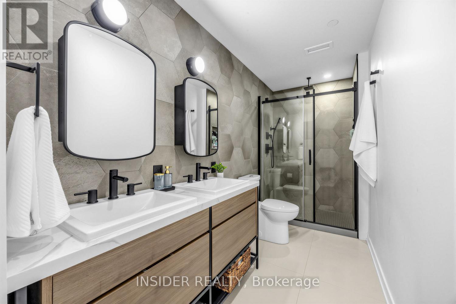 #303 35 WABASH AVENUE - 26