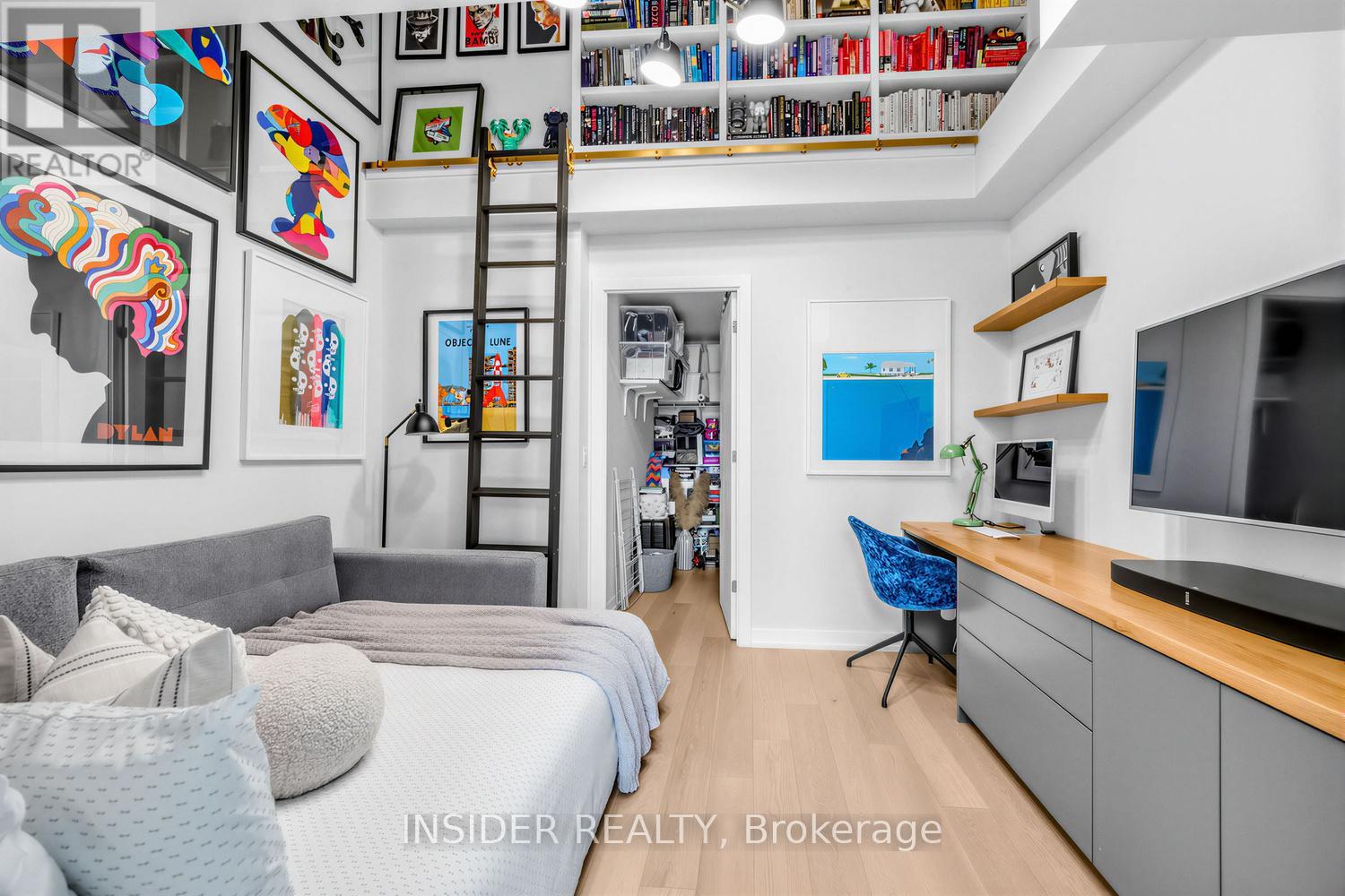 #303 35 WABASH AVENUE - 29