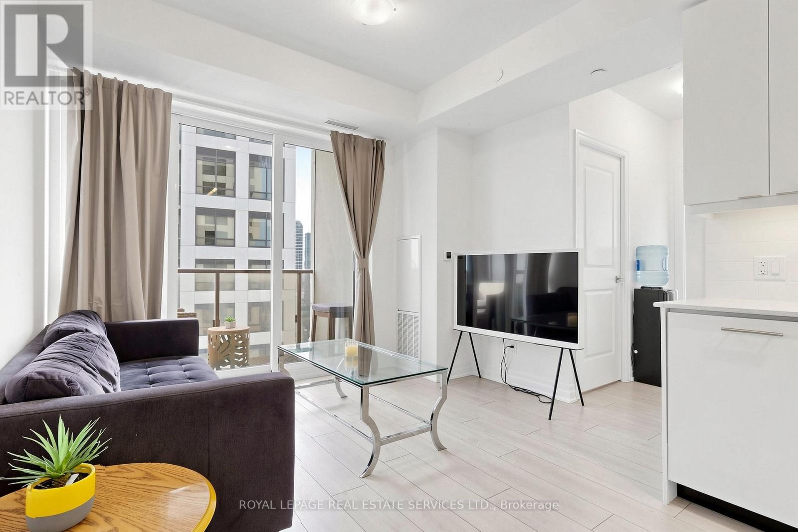 #3410 30 ELM DRIVE - 17