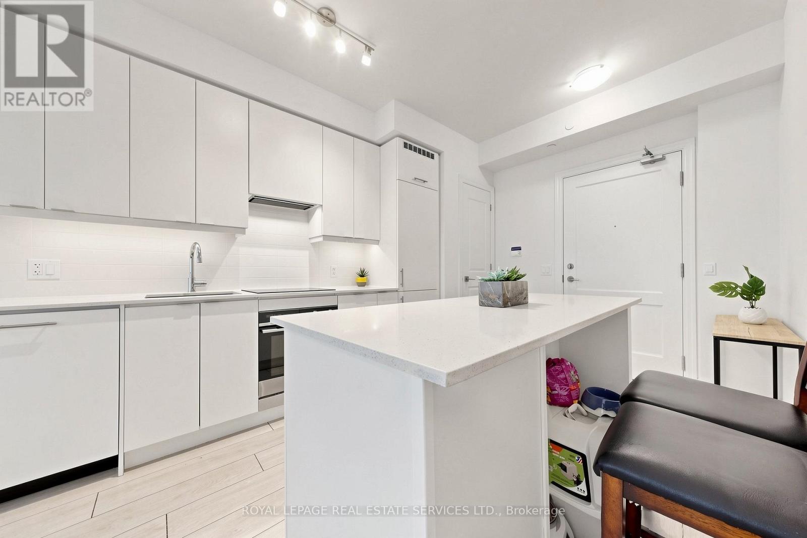 #3410 30 ELM DRIVE - 20