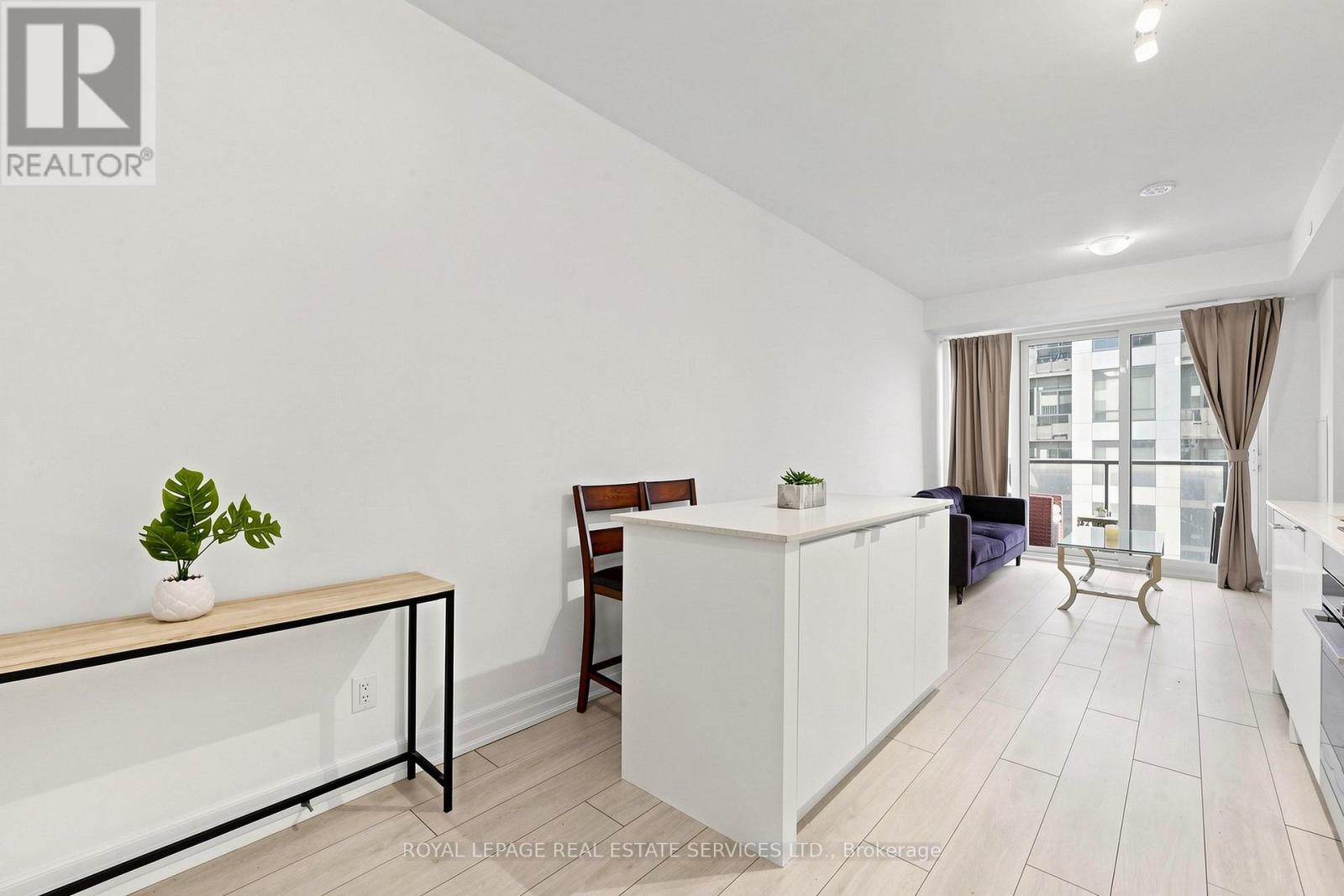 #3410 30 ELM DRIVE - 23