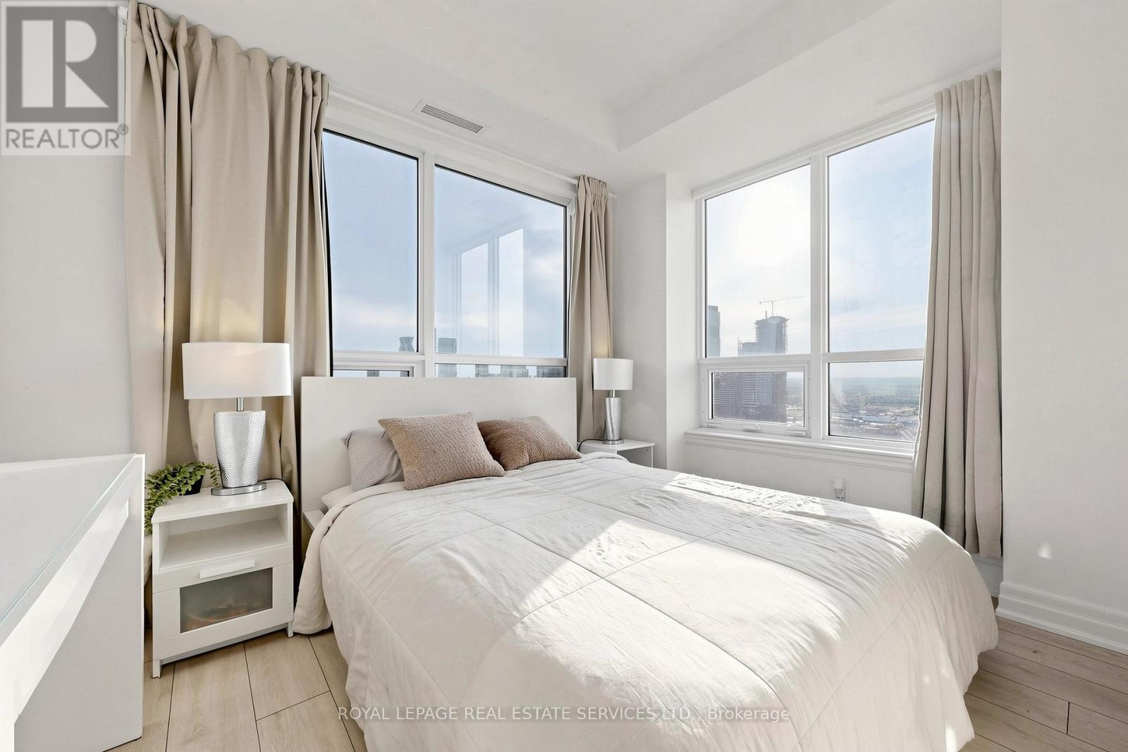 #3410 30 ELM DRIVE - 27