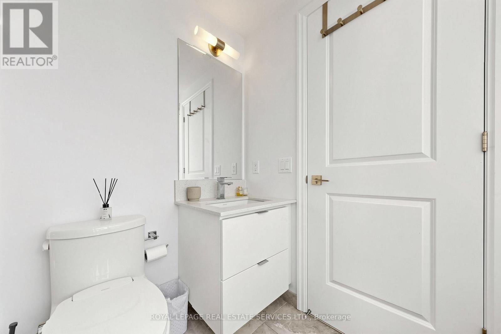 #3410 30 ELM DRIVE - 32