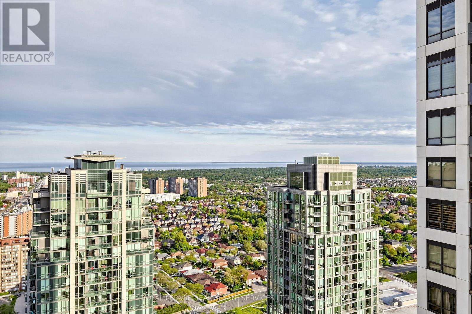 #3410 30 ELM DRIVE - 43