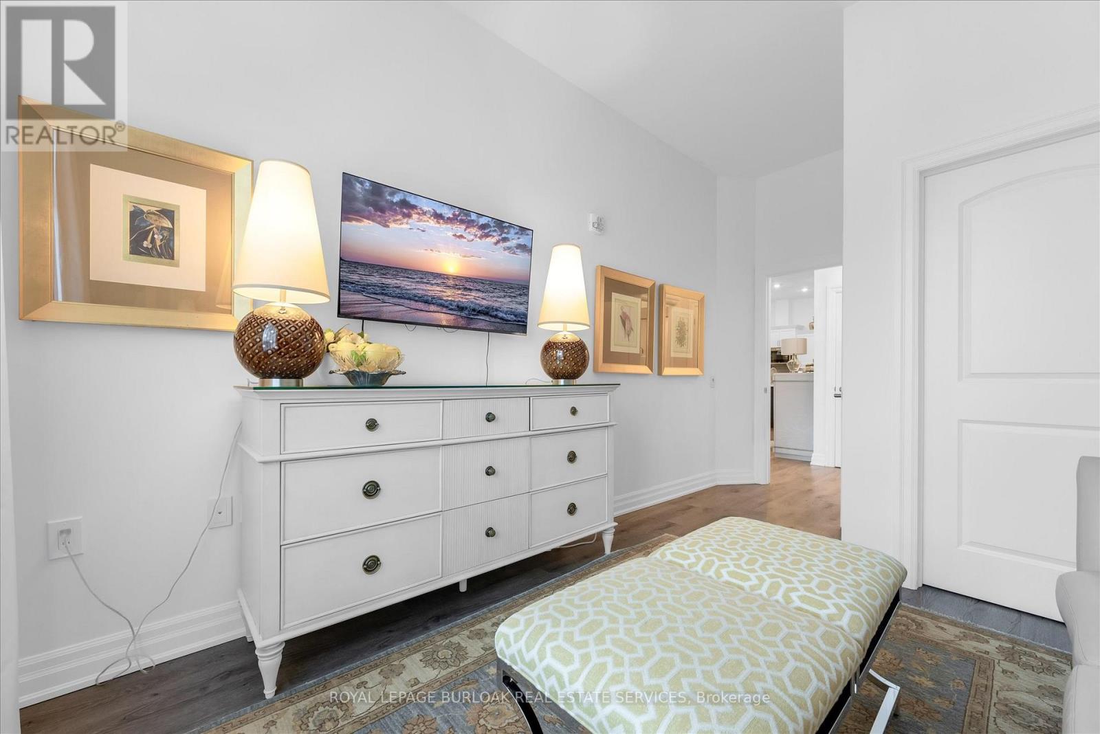 #113 3290 NEW STREET - 17