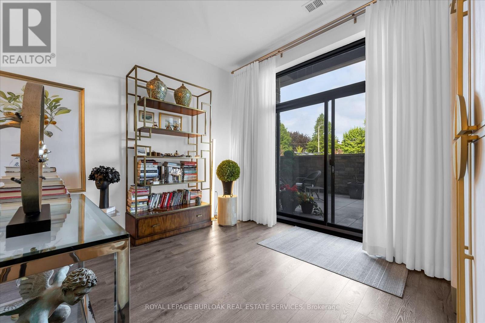 #113 3290 NEW STREET - 18