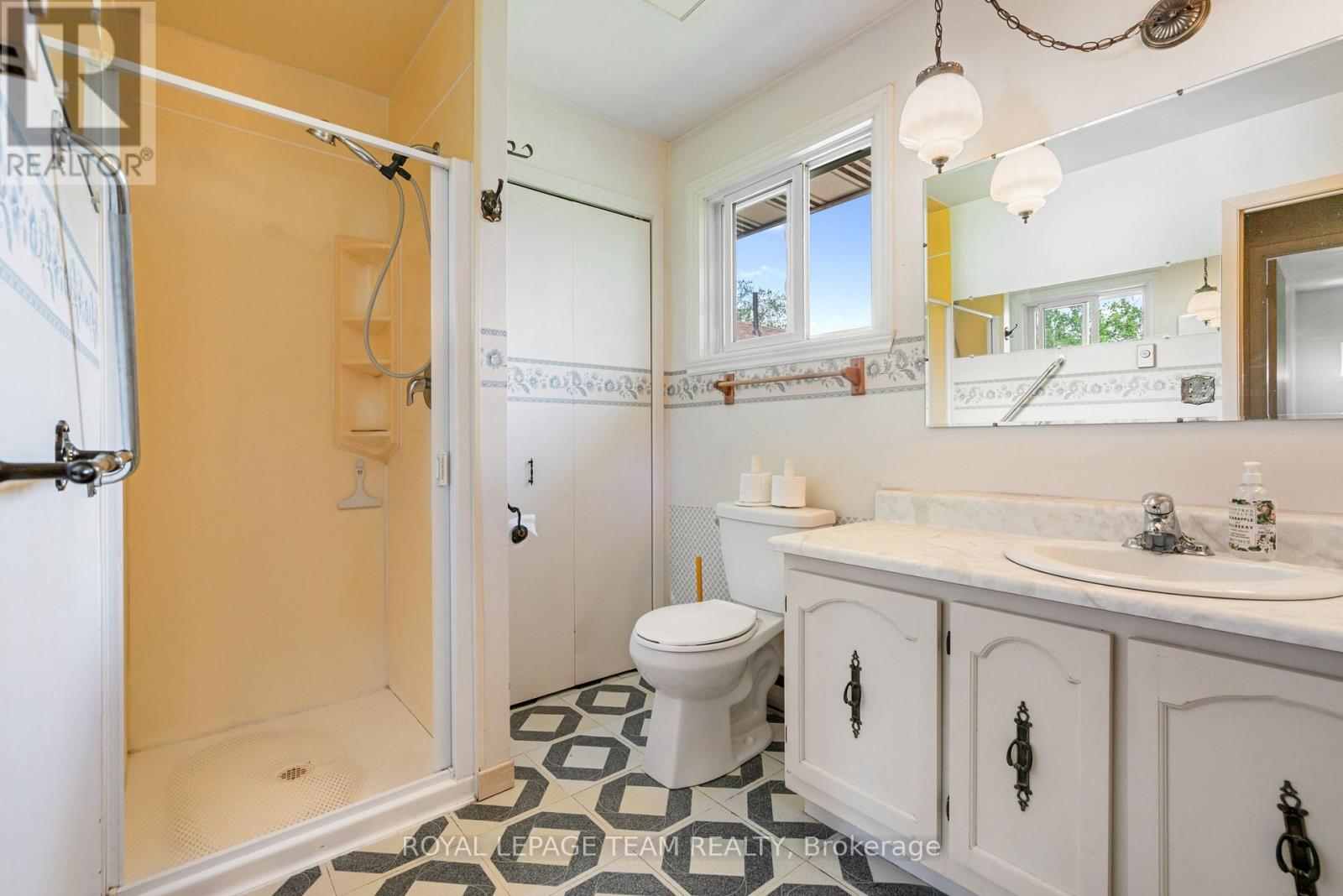15615 DIXON ROAD - 28