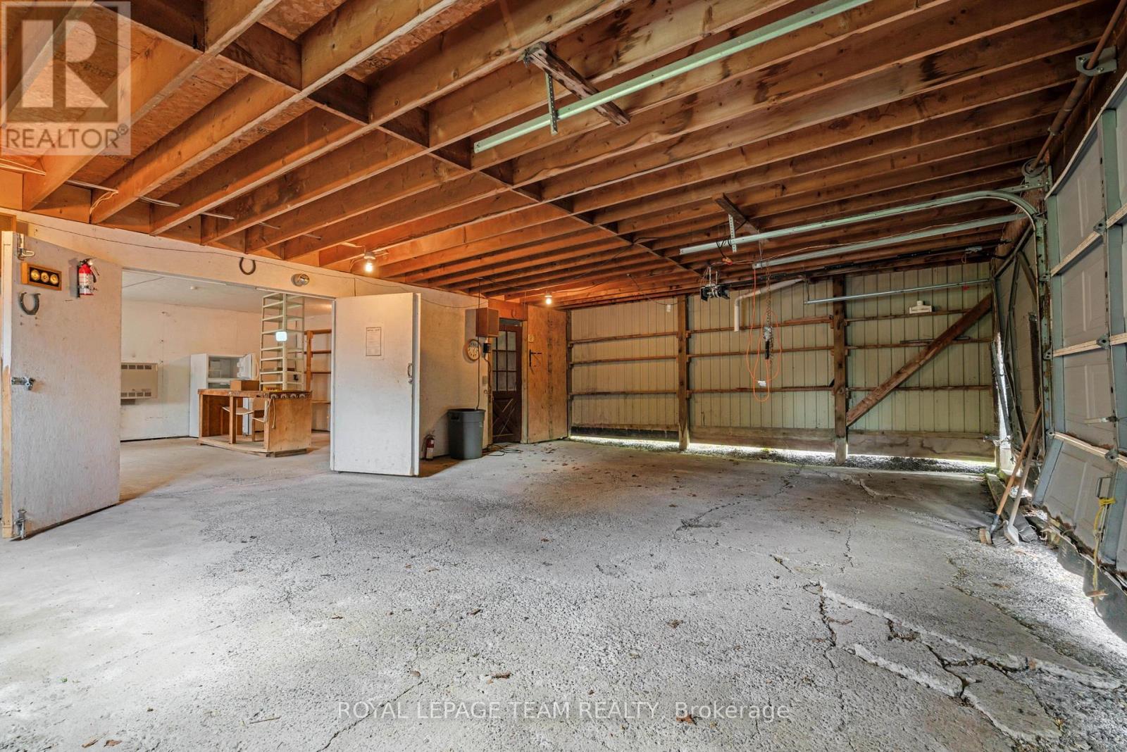 15615 DIXON ROAD - 39