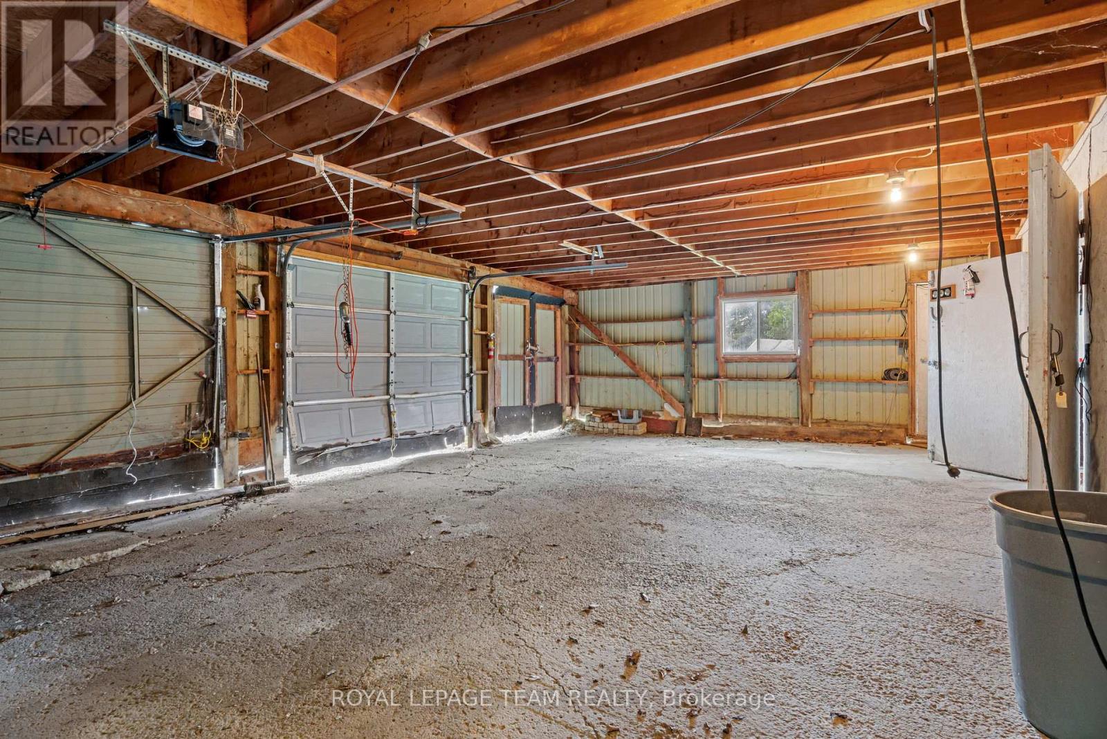 15615 DIXON ROAD - 40