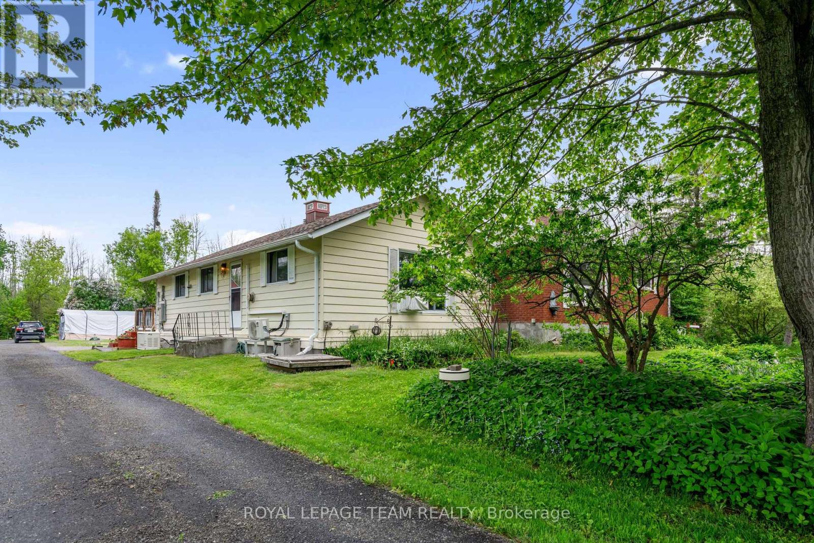 15615 DIXON ROAD - 44