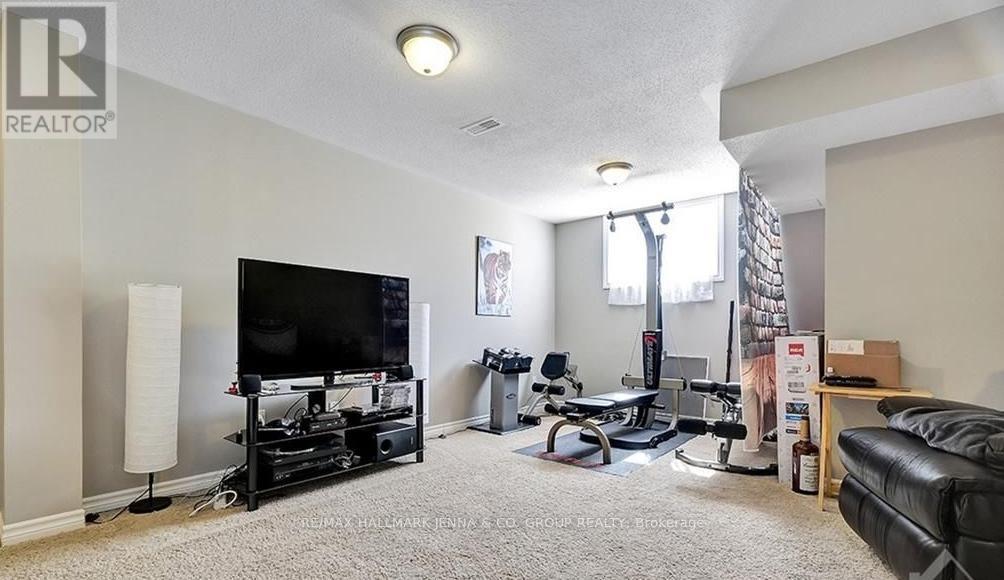 410 STALWART CRESCENT