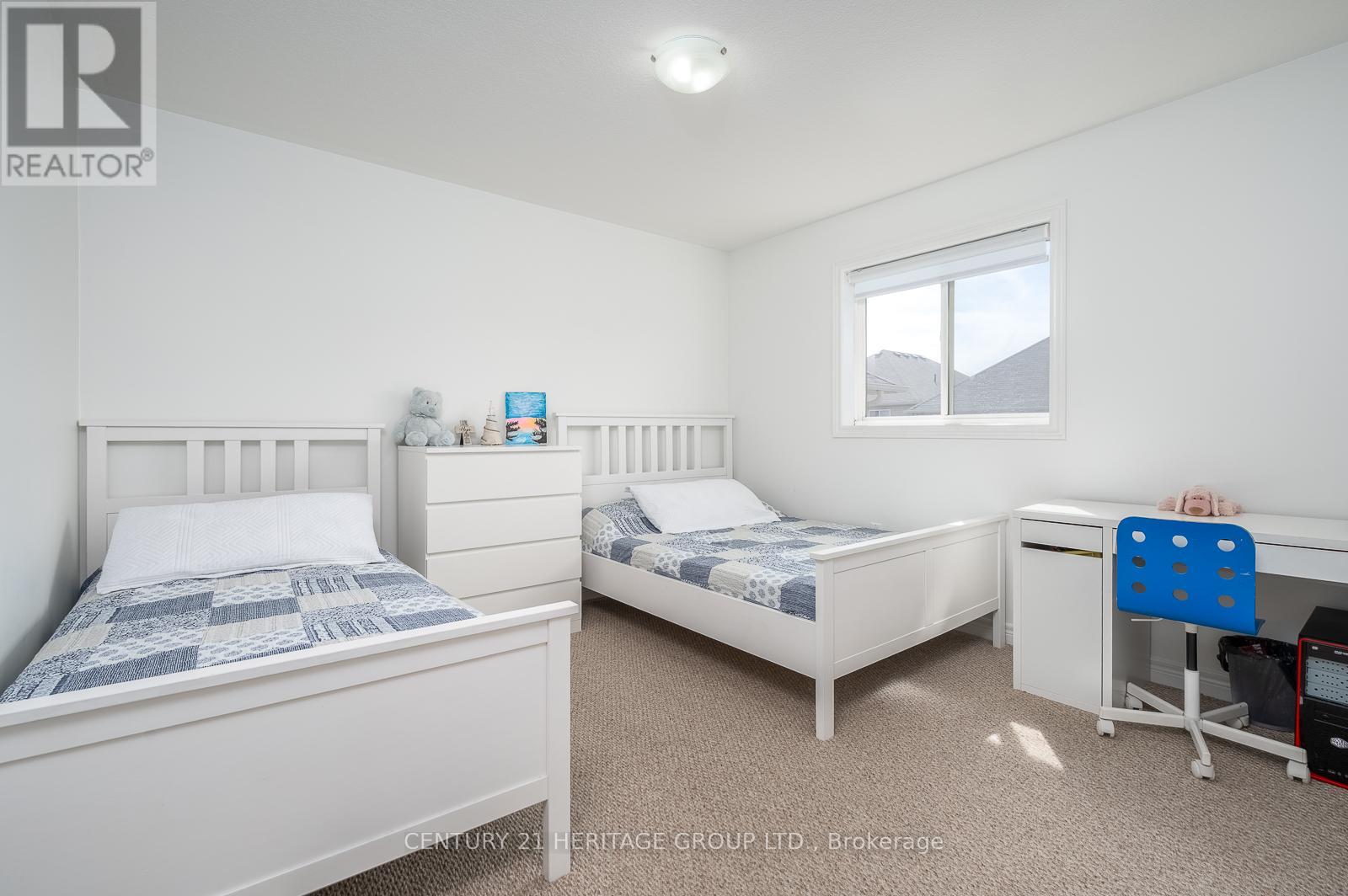 32 HYSLOP AVENUE - 20