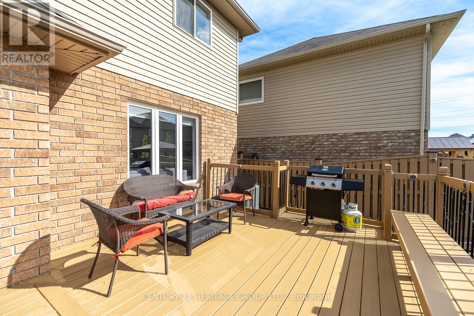 32 HYSLOP AVENUE - 29
