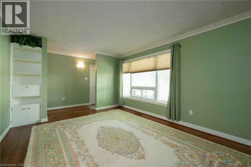1304 AVON Crescent - 12