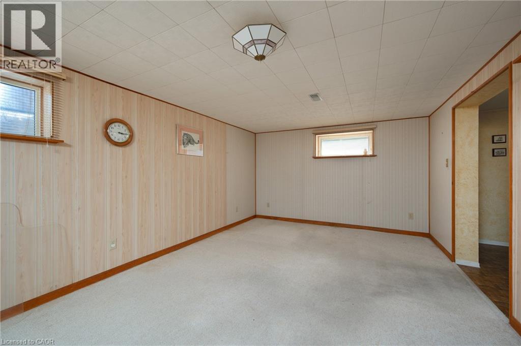 1304 AVON Crescent - 17