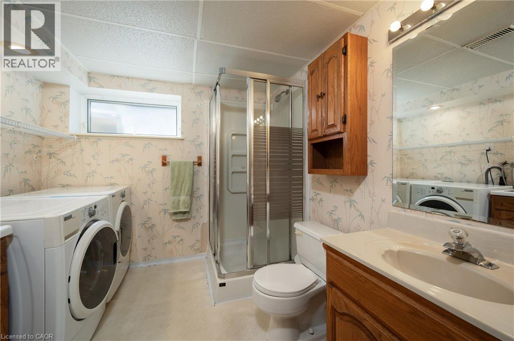 1304 AVON Crescent - 19