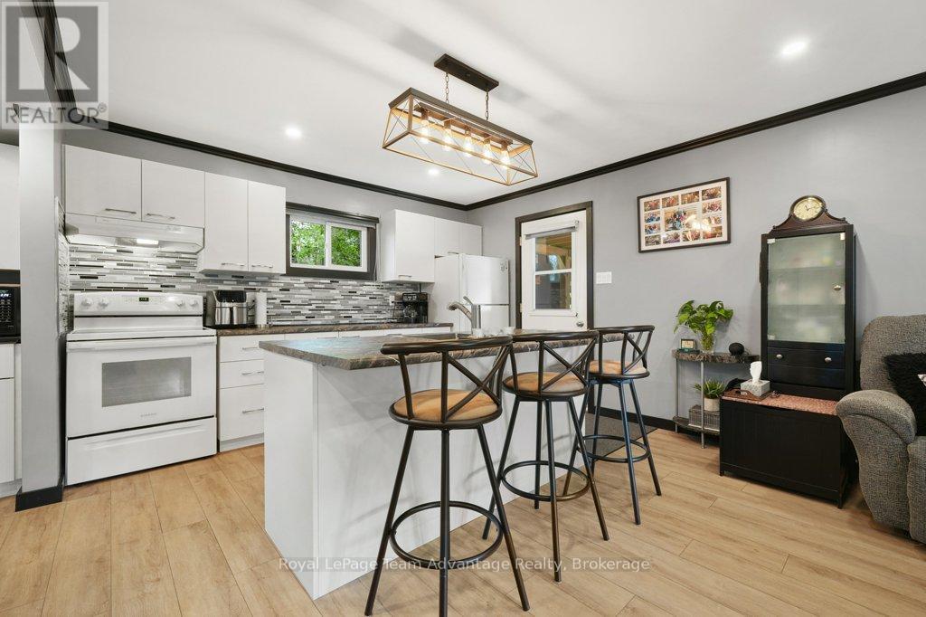 12 VICTORIA AVENUE - 14