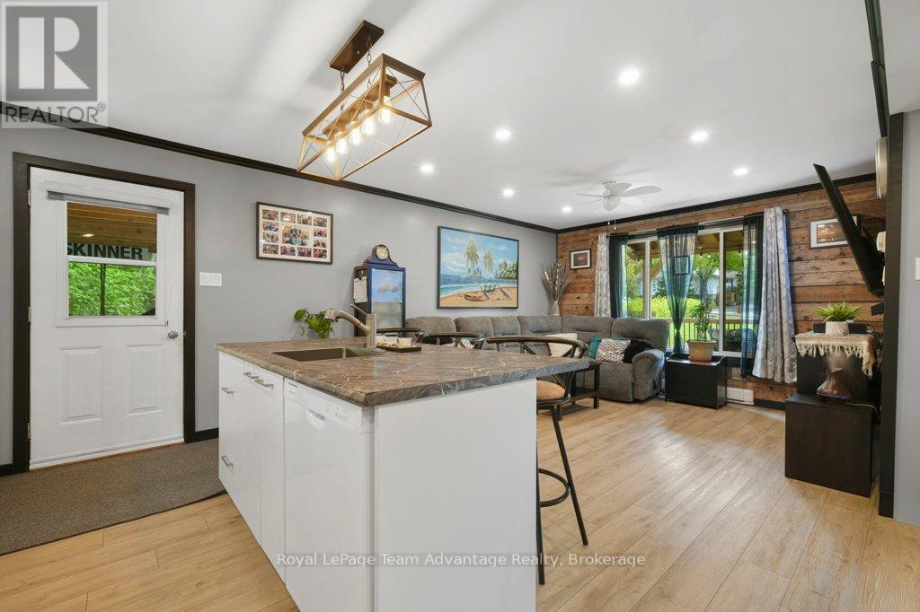 12 VICTORIA AVENUE - 17