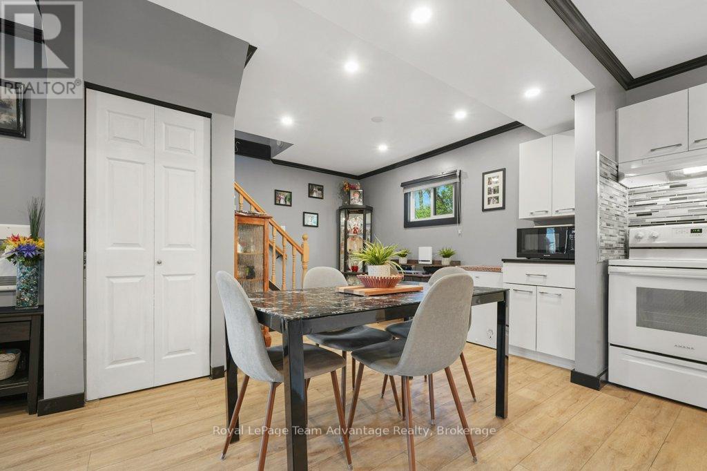 12 VICTORIA AVENUE - 22