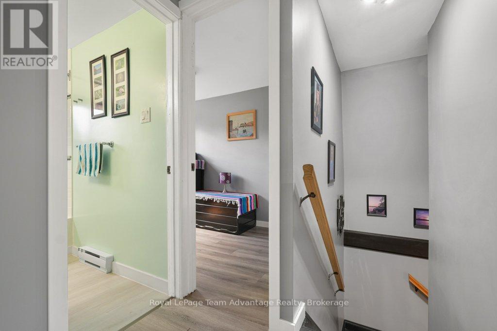 12 VICTORIA AVENUE - 24