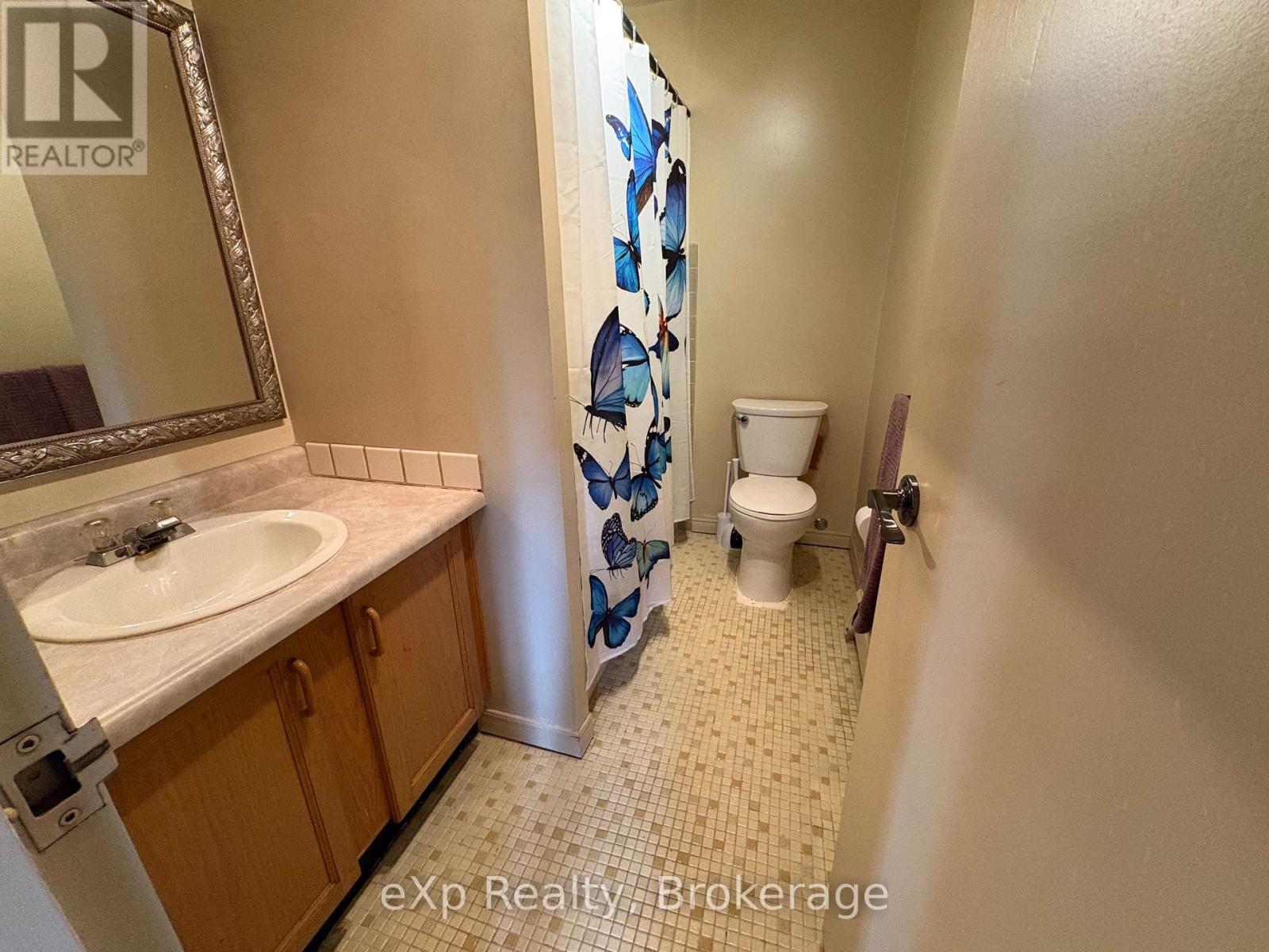 #303 925 10TH AVENUE E - 13