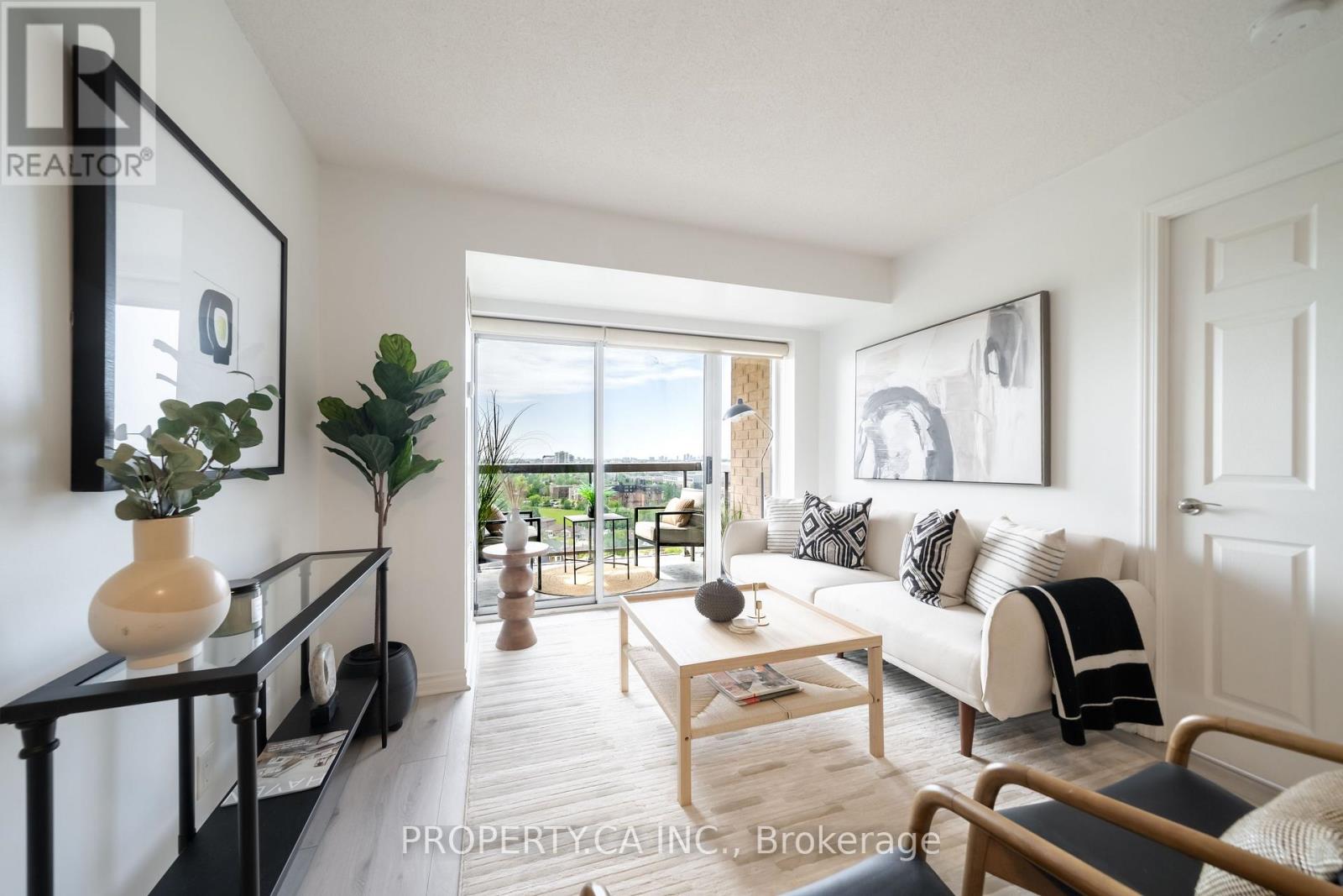 Listing photo of 1422 - 18 MONDEO DRIVE