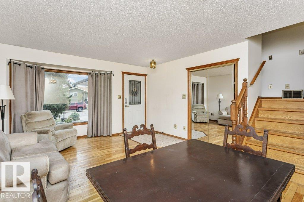 4923 11A AV NW - 11