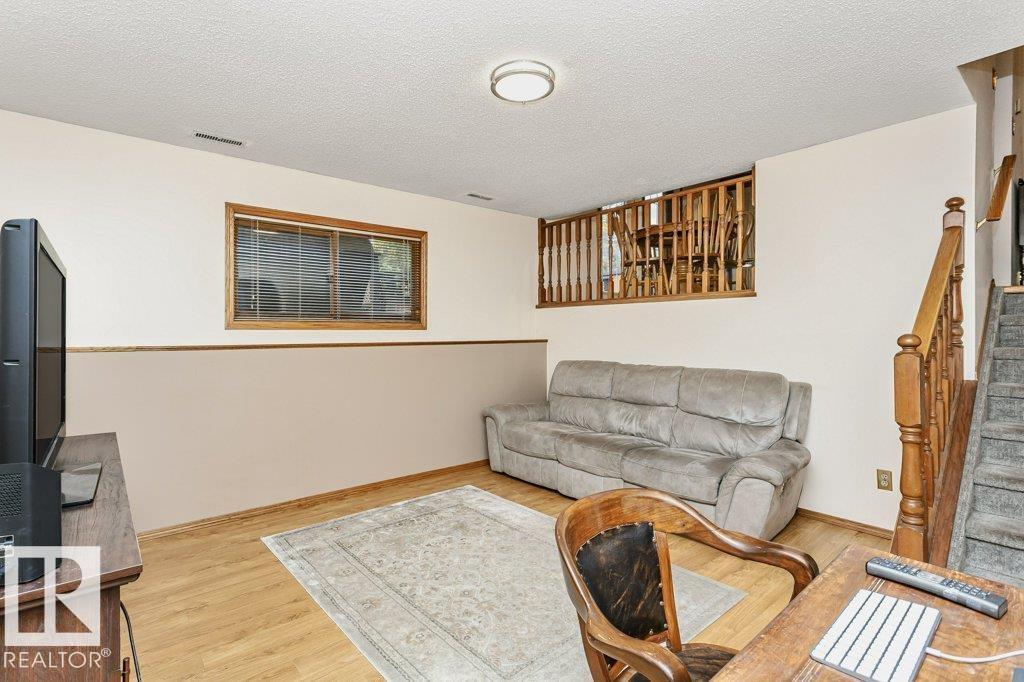4923 11A AV NW - 19