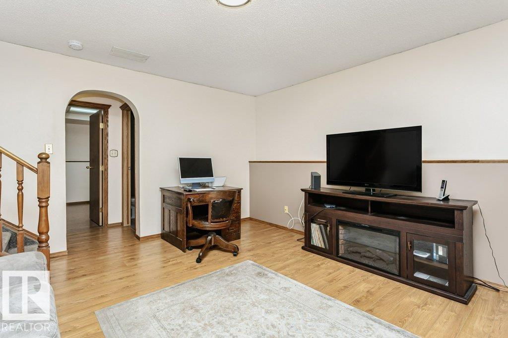 4923 11A AV NW - 20