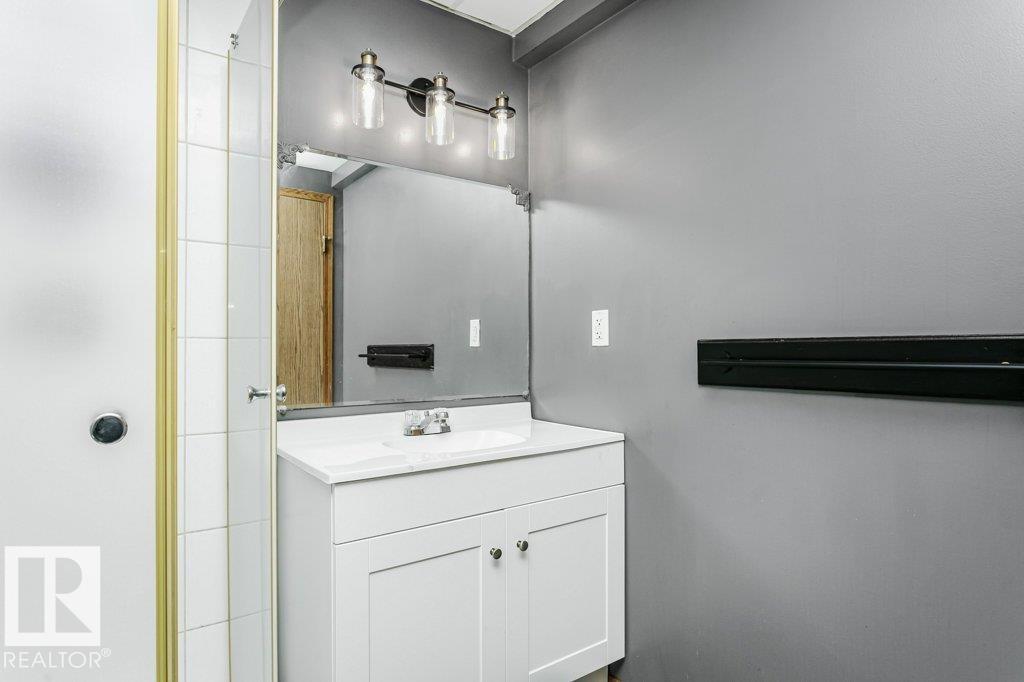 4923 11A AV NW - 23