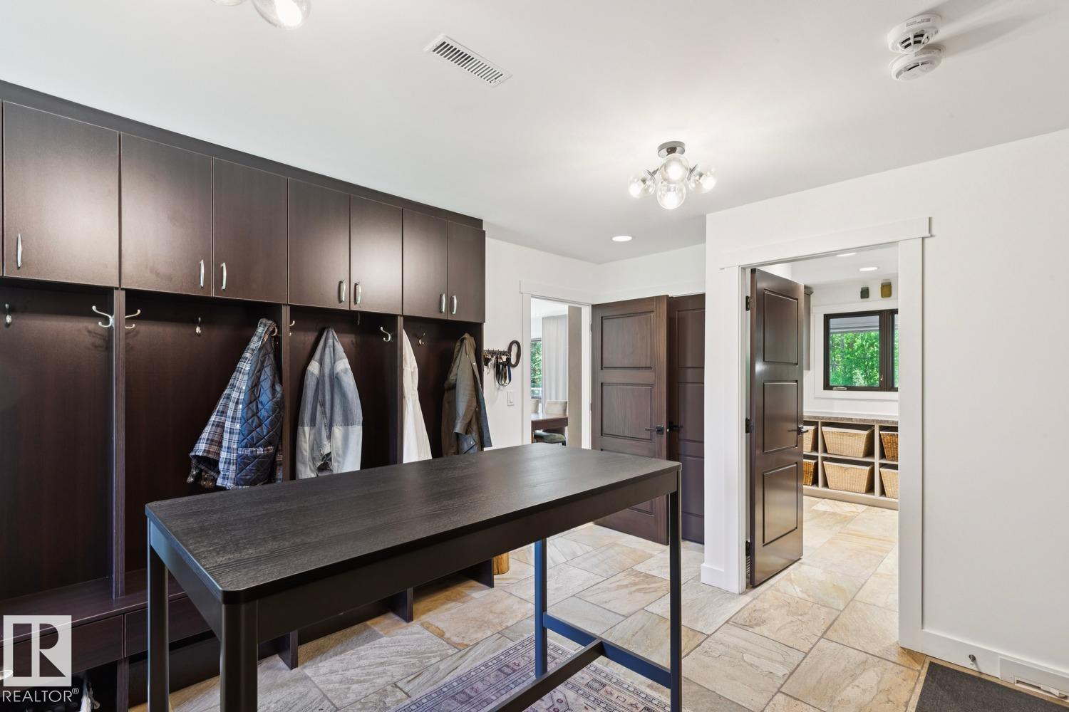 #49 52148 RGE ROAD 231 - 34