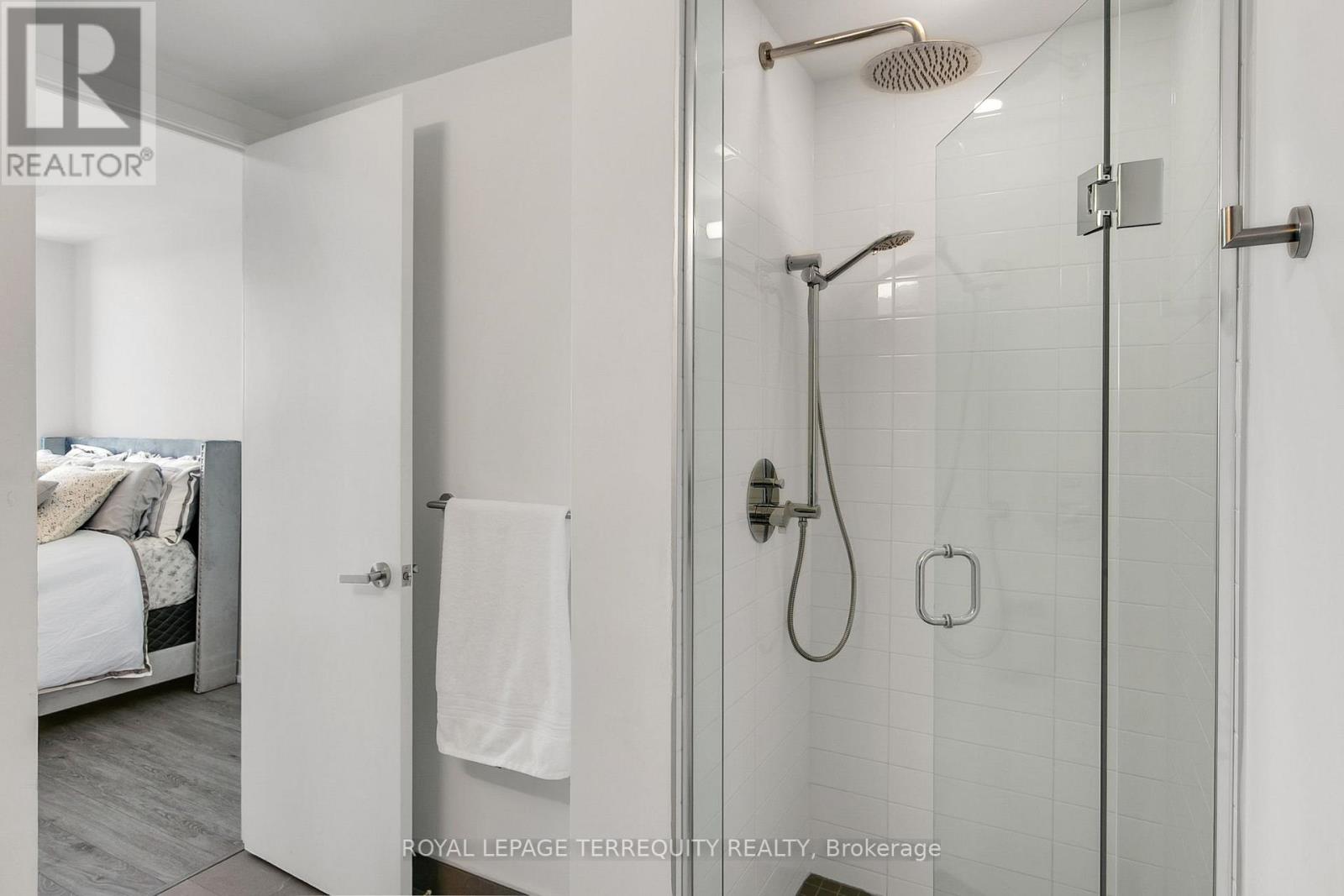 #517W 3 ROSEWATER STREET - 22