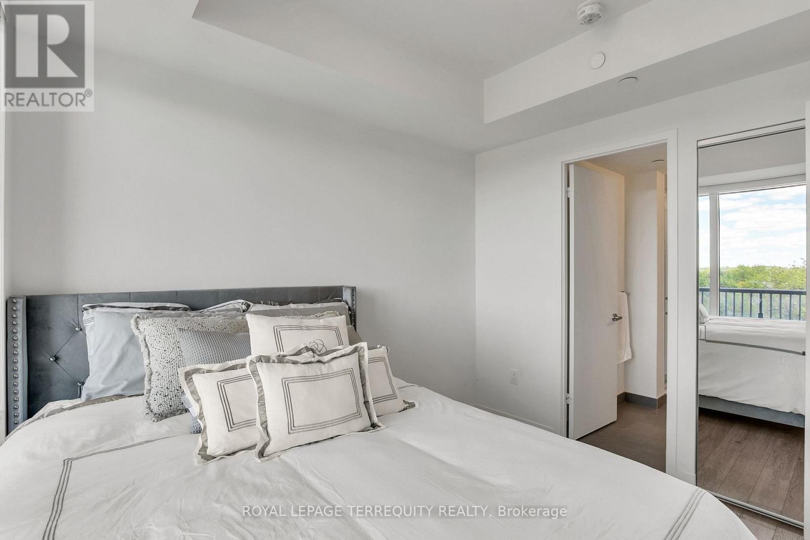 #517W 3 ROSEWATER STREET - 20