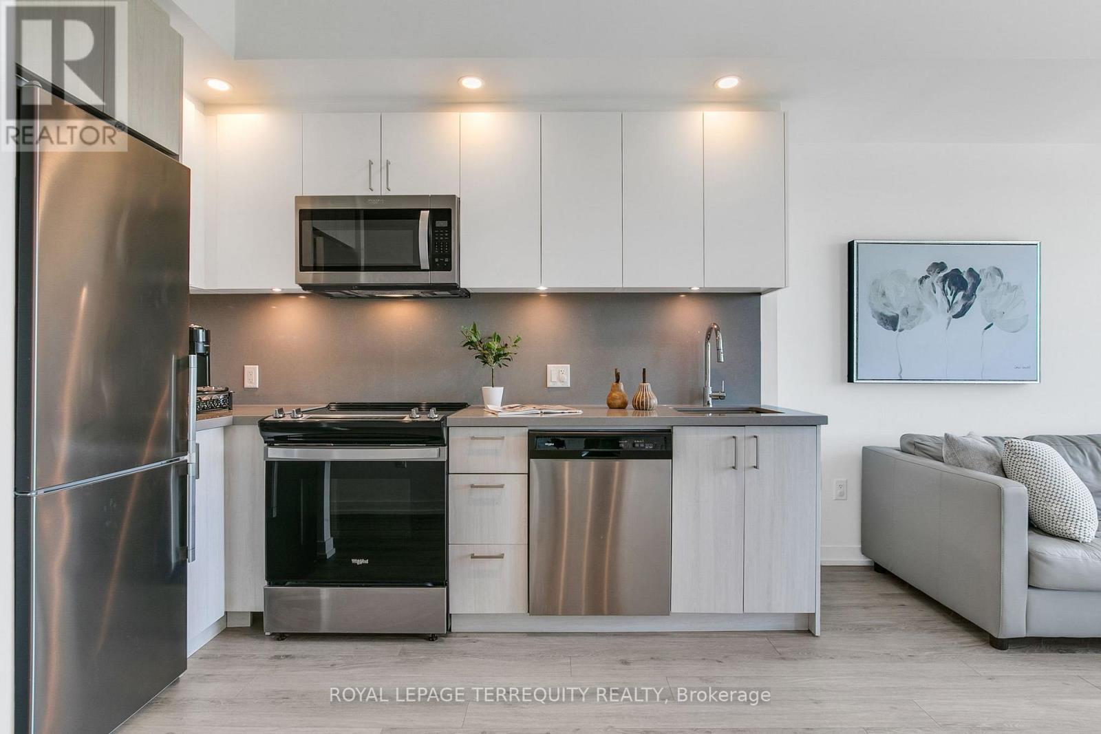 #517W 3 ROSEWATER STREET - 12