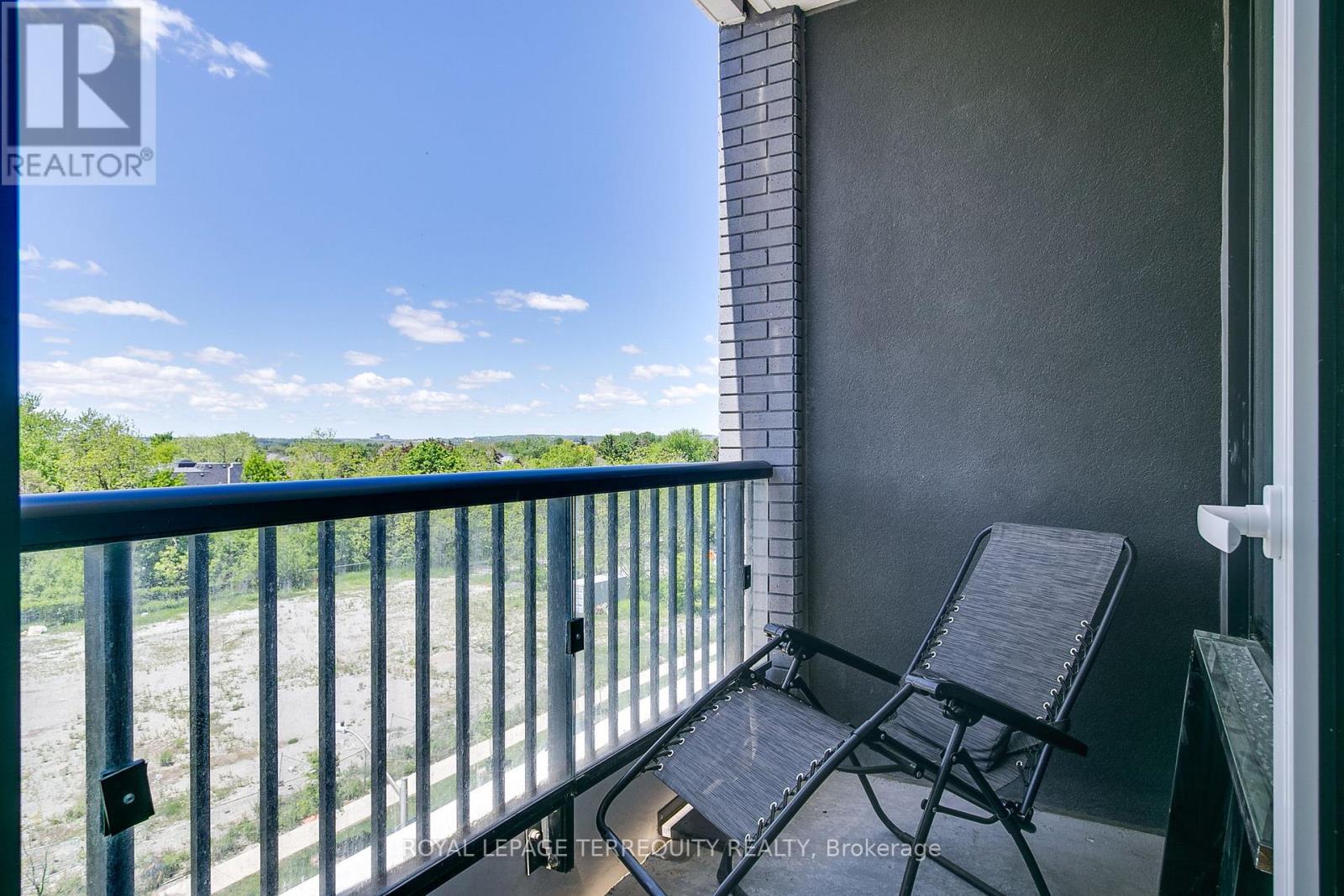 #517W 3 ROSEWATER STREET - 26