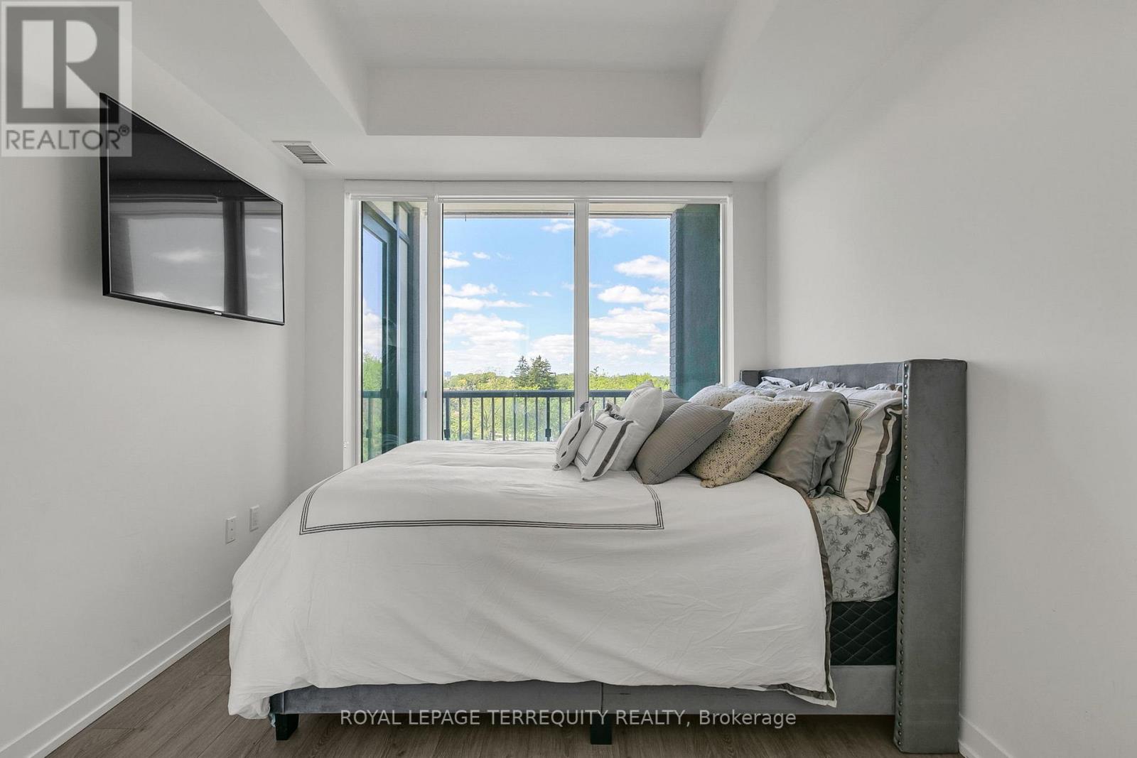 #517W 3 ROSEWATER STREET - 18