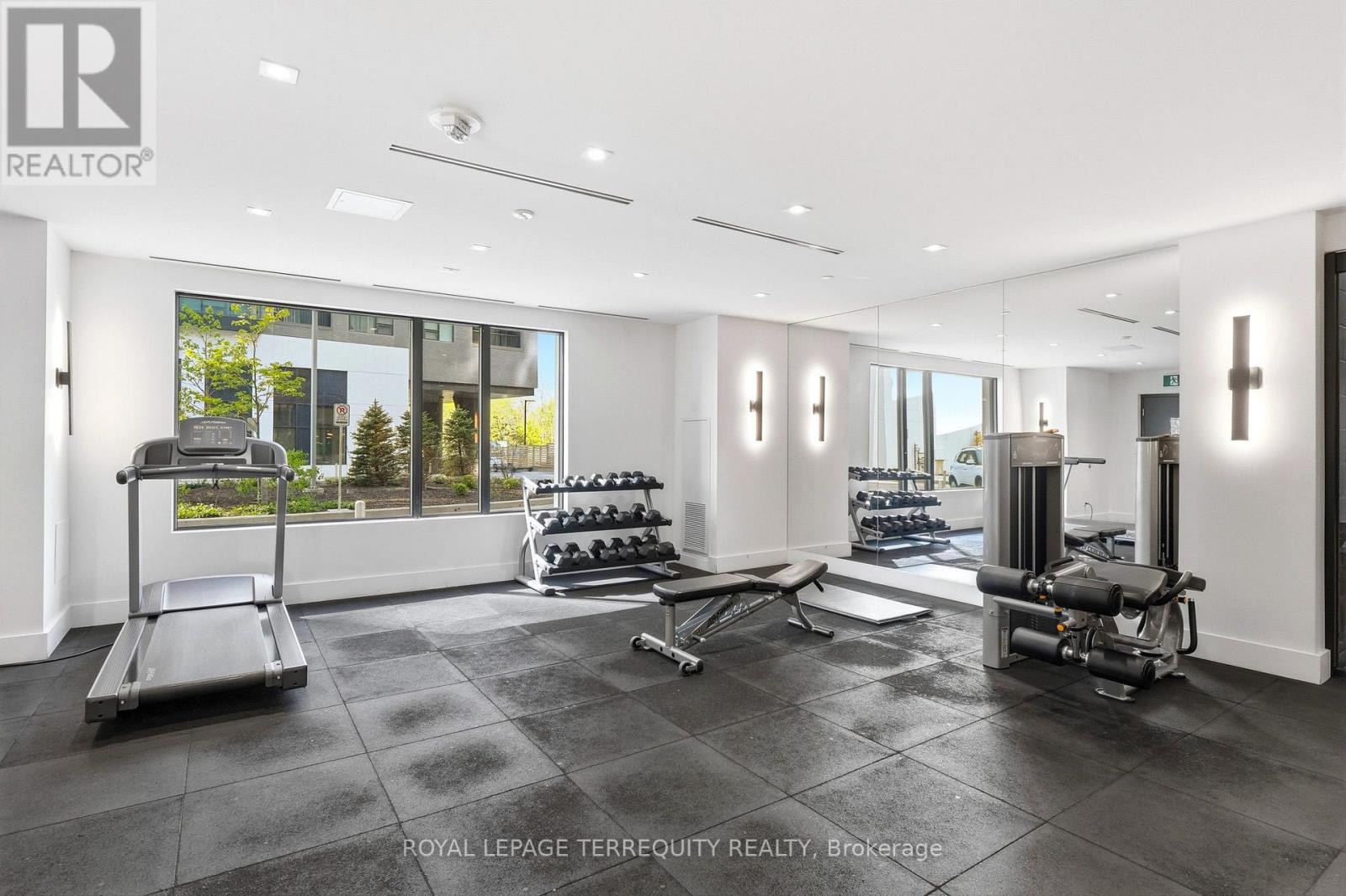 #517W 3 ROSEWATER STREET - 36