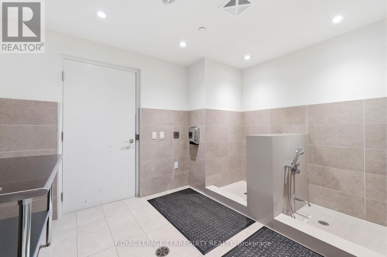 #517W 3 ROSEWATER STREET - 38
